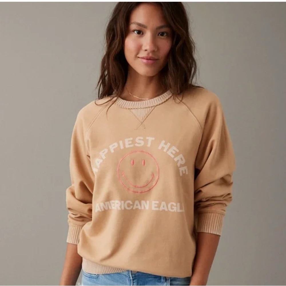 ❥𝗔𝗘𝗢: Happiest Here Crewneck Sweater - Light Blue
